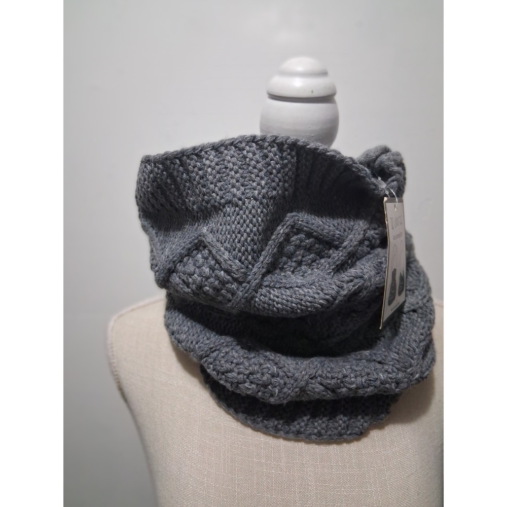 Twig & Arrow Women Gray Cable Knit Infinity Scarf Face Covering NWT